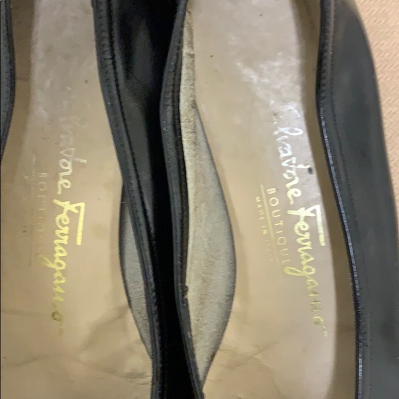 Size 7 Ferragamo black patent leather flats. - Picture 6 of 7